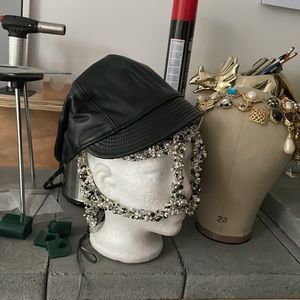 Reversible leather hat unisex